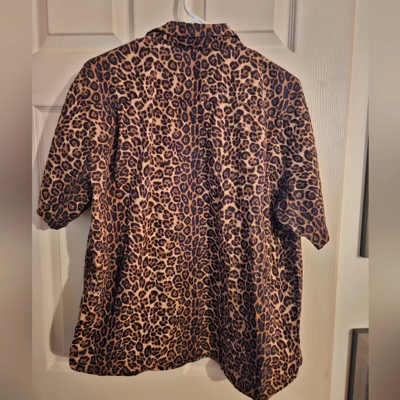 **SOLD** TNA Leopard Print Shirt - Picture 5 of 6
